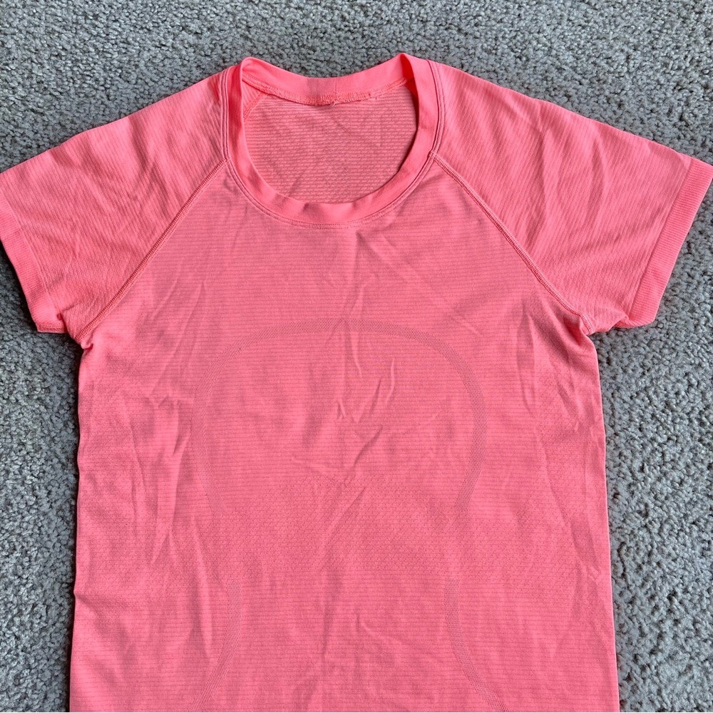 Rare Lululemon Run: Swiftly Tech Short Sleeve Sz … - image 4